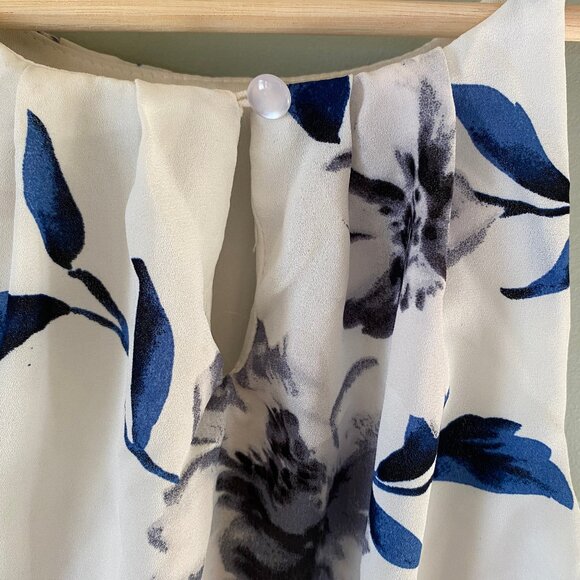 Summer dress fit and flare with halter neck - Picture 3 of 5